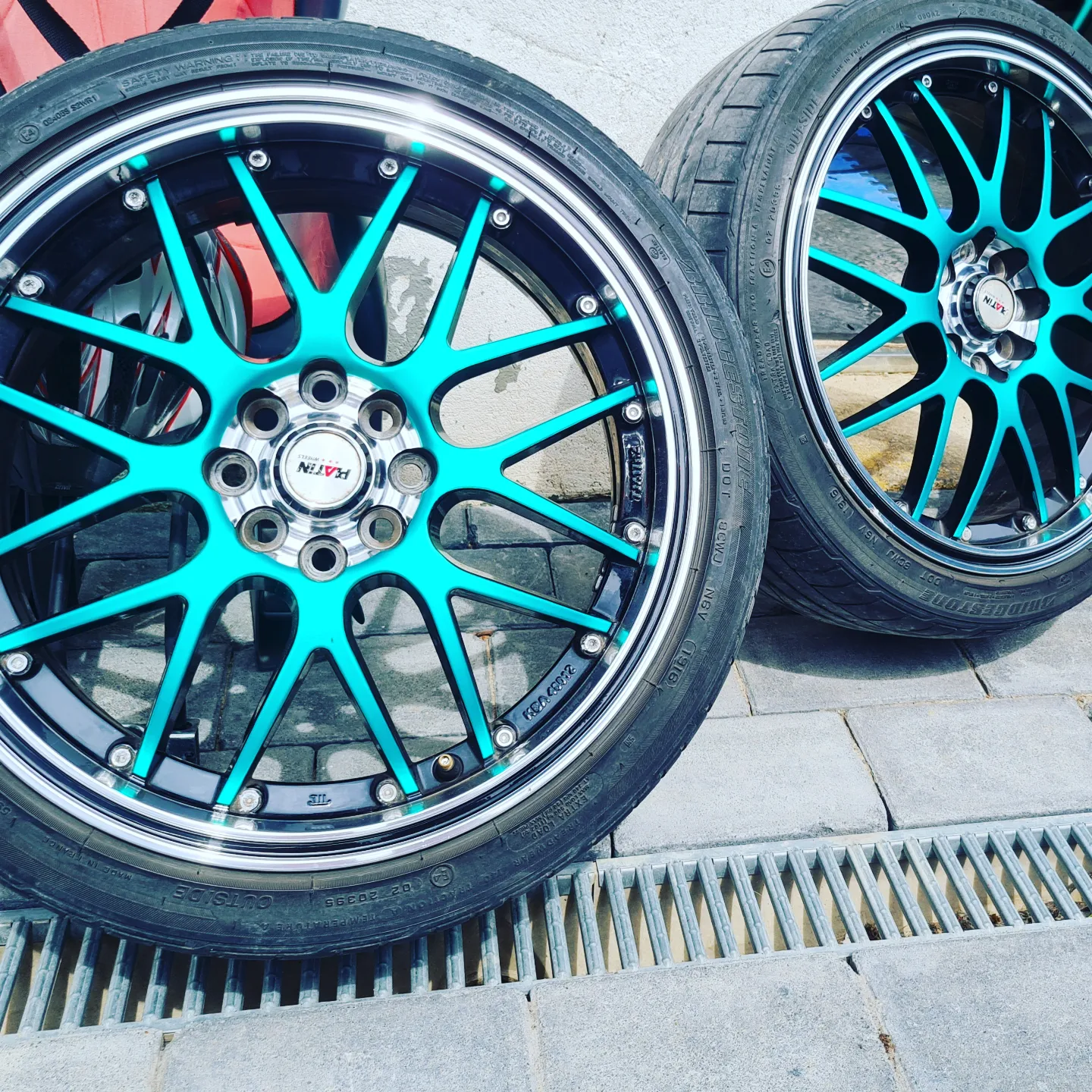 Felgen in Chrome turquise